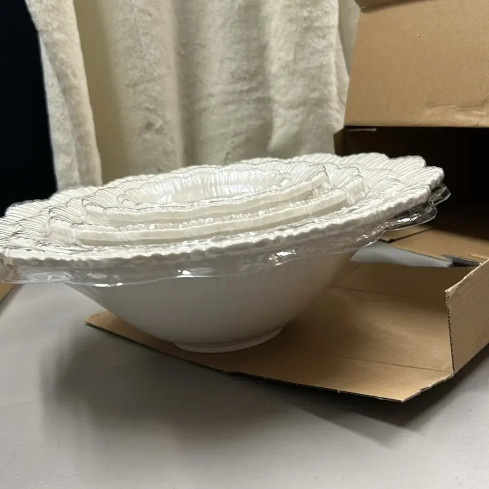 5 Monique Lhuillier Pottery Barn Claudia Outdoor Melamine Nesting Serving Bowls - Picture 6 of 7